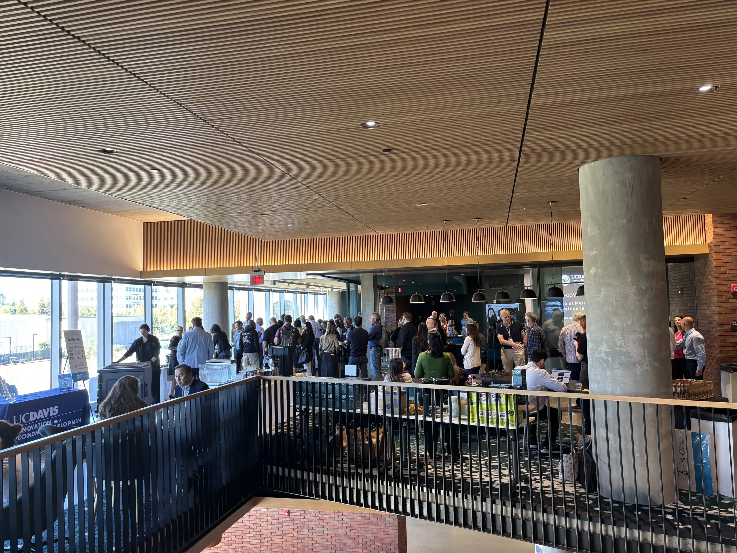 Guests gather around at IIFH's Discovery Forum on GLP-1s